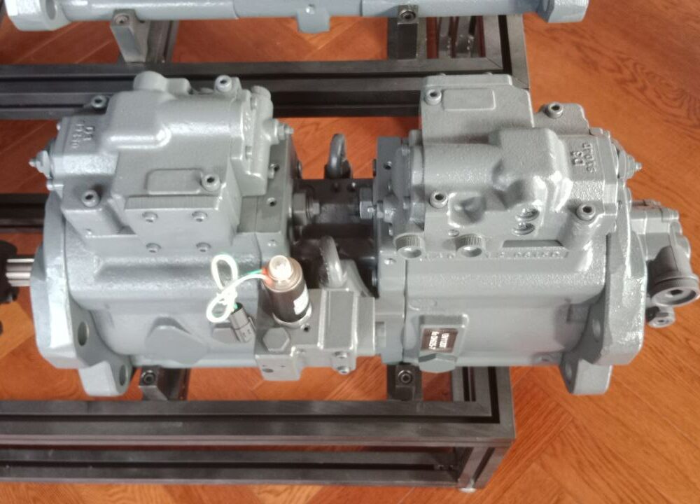 Главный гидравлический насос Doosan DH225-7 K3V112DT1CER-9C32 Главный гидравлический насос Doosan DH225-7 K3V112DT1CER-9C32
